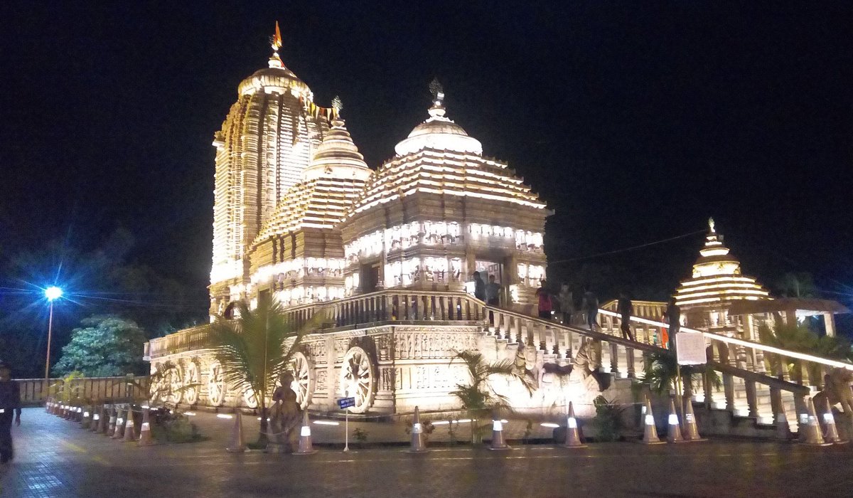 Intricate carvings at Lingaraj Temple, a masterpiece in Bhubaneswar